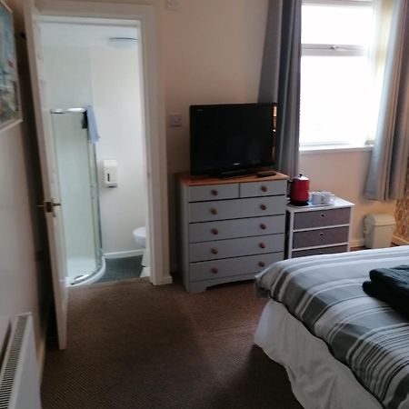 The Kirkview Bed & Breakfast Blackpool Exterior photo